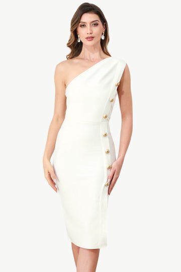 En skulderhvit bodycon-kjole med knapper